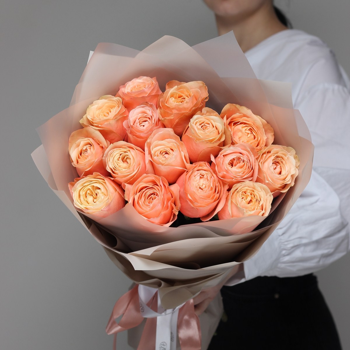 Букет из 15 персиковых роз 